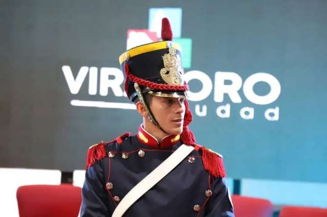 Los granaderos a caballo dijeron presente en la Feria del Libro